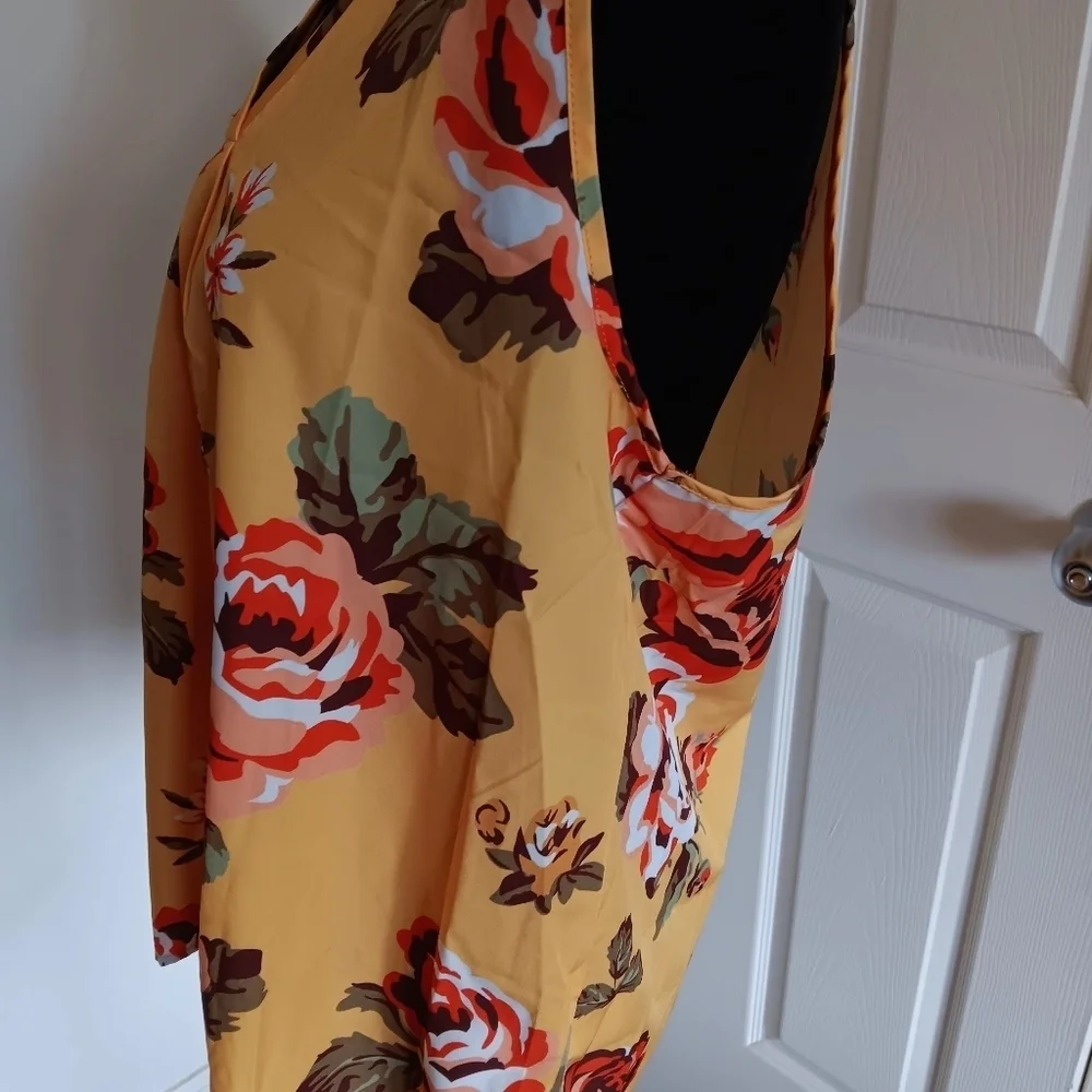 Shein sleeveless V-neck mustard colored floral blouse - Picture 3 of 6